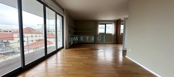 4 غرف نوم منزل ذو طابقين في Matosinhos, Portugal رقم 127697 3