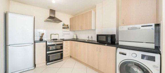 1 bedroom Apartment in Canary Wharf, United Kingdom No. 5644 2