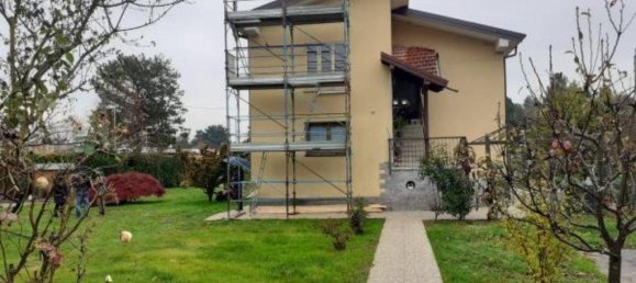 2 Schlafzimmer Wohnung in Casciago, Italy, Nr. 282578 2