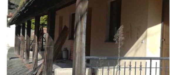 Gewerbliche Immobilie in Castelfranco Piandiscò, Italy 1260m², Nr. 294378 2