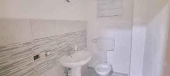 Propiedad comercial de 1 habitación en Belpasso, Italy No. 47545 10