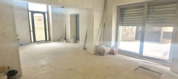 Propiedad comercial de 1 habitación en Belpasso, Italy No. 47545 3