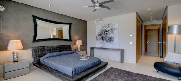 5 bedrooms Villa in Marbella, Spain No. 84152 18