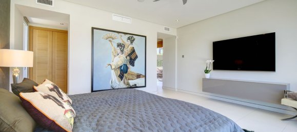 5 bedrooms Villa in Marbella, Spain No. 84152 24