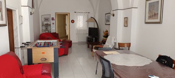 Casa de 5 habitaciónes en Mola di Bari, Italy No. 279586 11