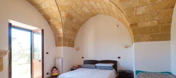 Villa de 4 dormitorios en Sannicola, Italy No. 231381 18