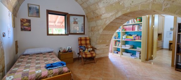 Villa de 4 dormitorios en Sannicola, Italy No. 231381 25