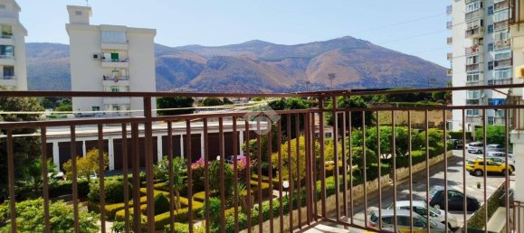 2 bedrooms Apartment in Palermo, Italy No. 335159 4