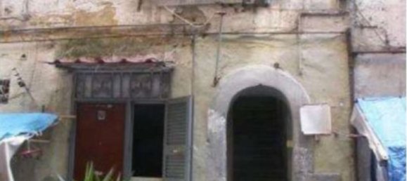 3 rooms Apartment in Naples, Italy No. 11001 2