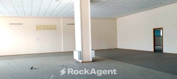 Gewerbliche Immobilie in Tito, Italy 6000m², Nr. 296450 18