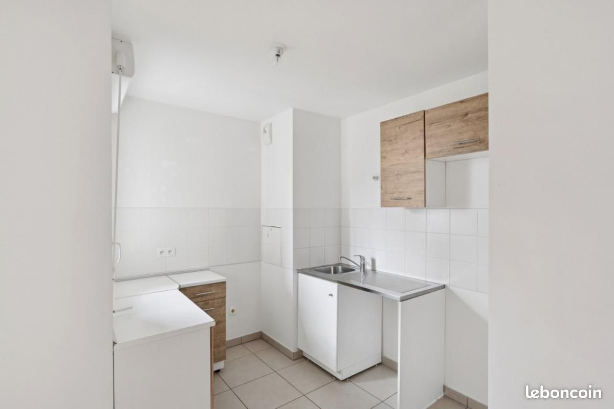 2 chambres Appartement à Ris-Orangis, France No. 334184