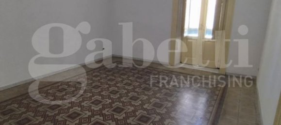 3 bedrooms Apartment in Taranto, Italy No. 293934 34
