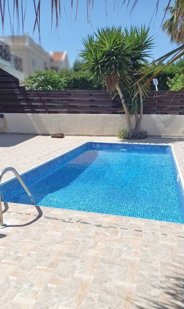 Коммерческая недвижимость с 3 спальнями в Гермасойя, Кипр № 67978