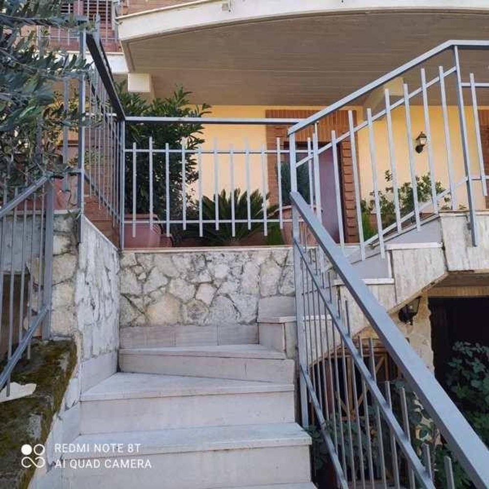 Villa de 5 habitaciónes en Avellino, Italy No. 146401