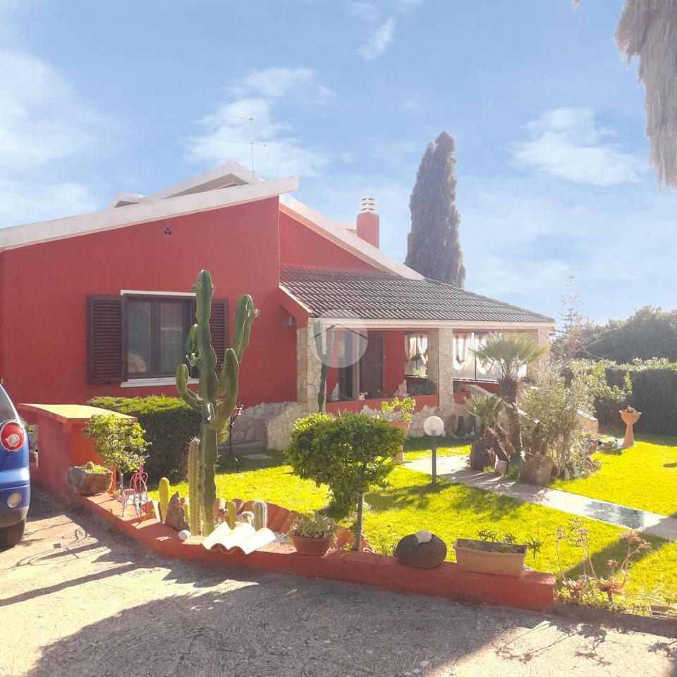 Квартира с 4 комнатами в Сассари, Италия № 38373