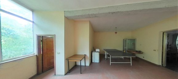 Дом с 10 комнатами в Личчана Нарди, Италия № 102089 16