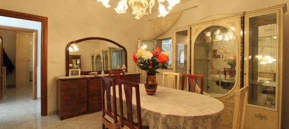 3 bedrooms House in Mesagne, Italy No. 327815 2