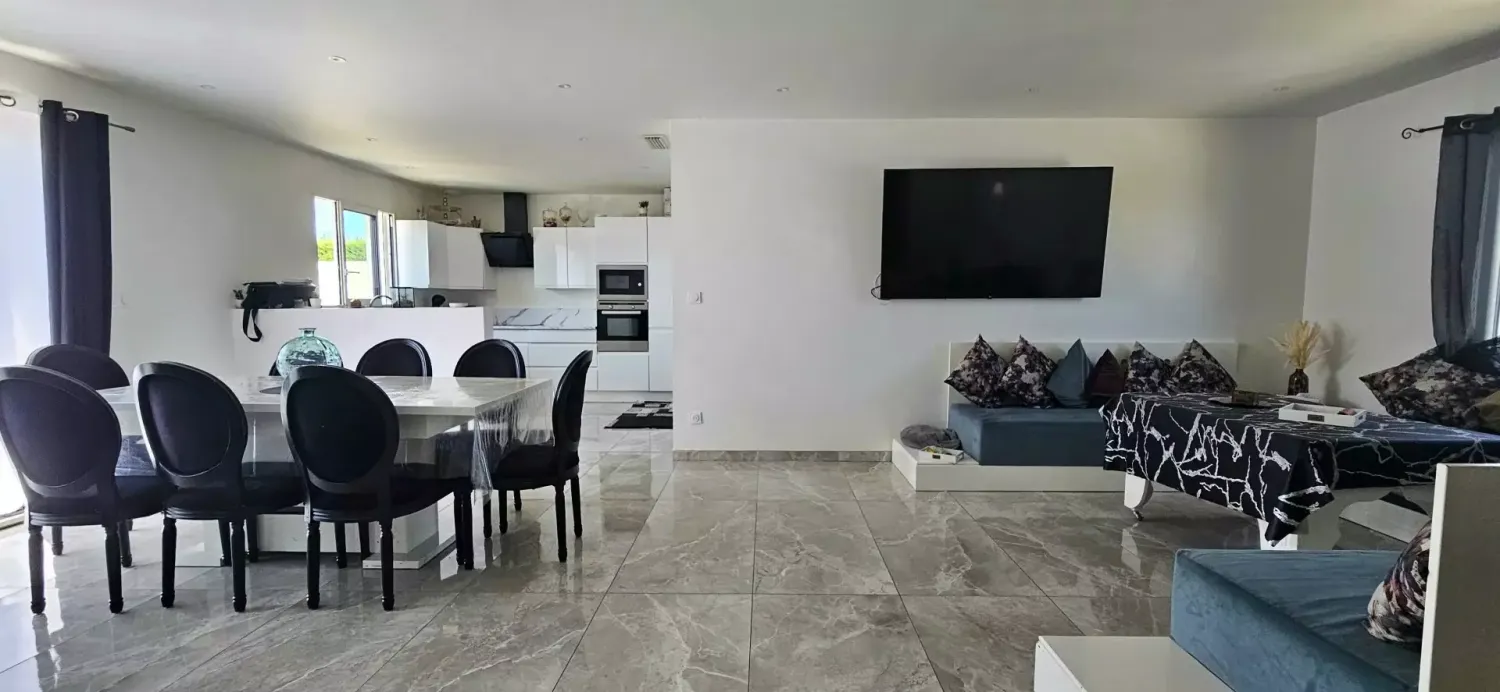 3 bedrooms House in Bergerac, France No. 108885