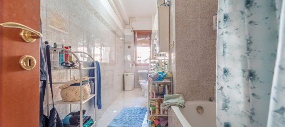 3 rooms Apartment in Rome, Italy No. 280445 22