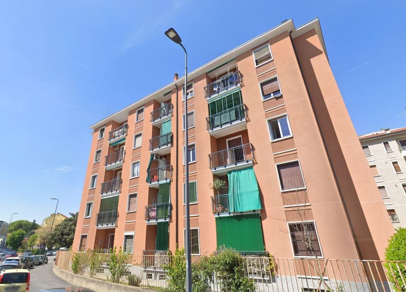 2 bedrooms Apartment in Milan, Italy No. 395878