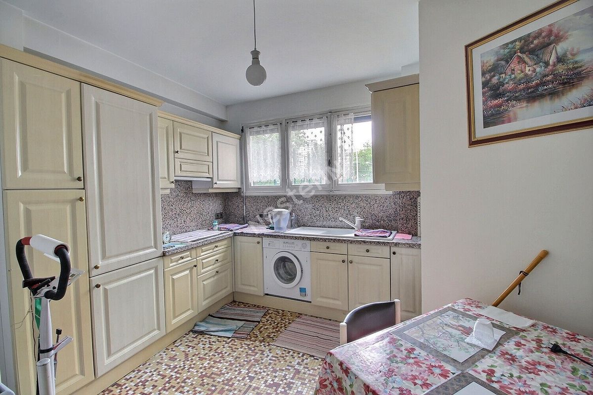 Квартира с 1 спальней в Баньоле, Франция № 187490