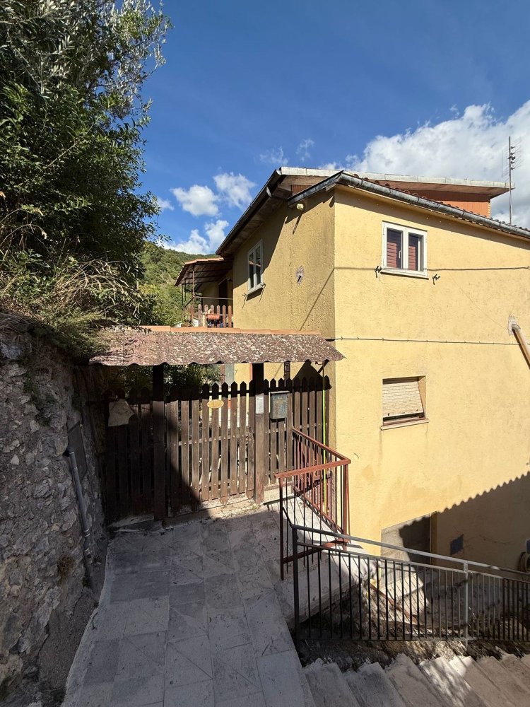 Квартира с 5 спальнями в Риводутри, Италия № 335901