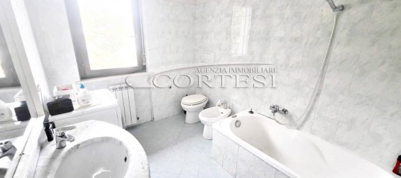 3-salle Appartement à Perugia, Italy No. 26144 11