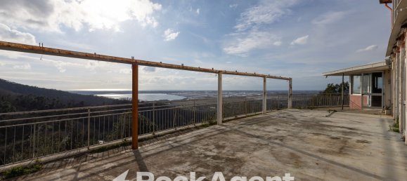 900m² Commercial property in Lucca, Italy No. 68456 26