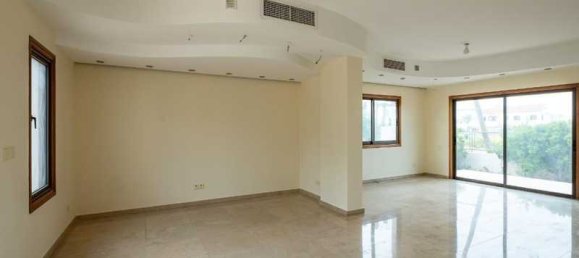 3 bedrooms Commercial property in Strovolos, Cyprus No. 19804 11