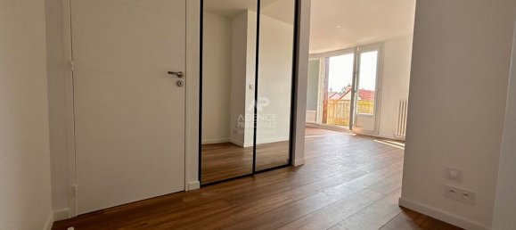 2 bedrooms Apartment in Poissy, France No. 165058 15