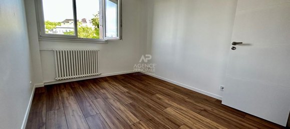 2 bedrooms Apartment in Poissy, France No. 165058 24