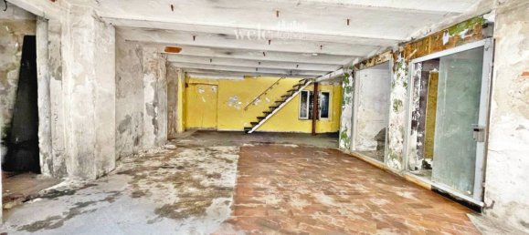 2 rooms Commercial property in Signa, Italy No. 89524 8