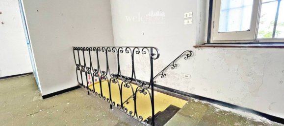 2 rooms Commercial property in Signa, Italy No. 89524 11