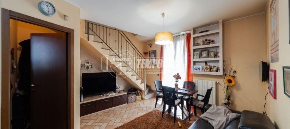 3-salle Appartement à Como, Italy No. 9117 5