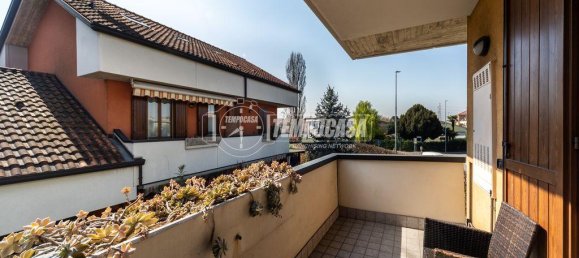 3-salle Appartement à Como, Italy No. 9117 32