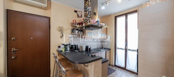 3-salle Appartement à Como, Italy No. 9117 8