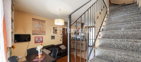 3-salle Appartement à Como, Italy No. 9117 16