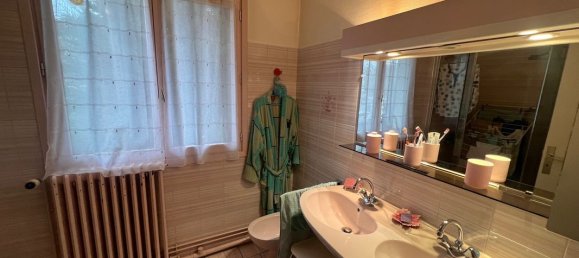 2 bedrooms House in Champigny-sur-Marne, France No. 150273 5