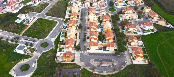 4 bedrooms House in Rio de Mouro, Portugal No. 48289 2