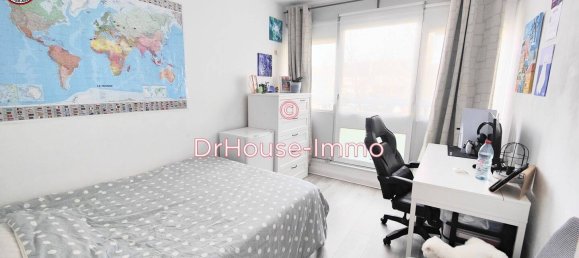 4 bedrooms Apartment in Yvelines, France No. 135455 10