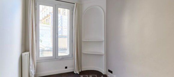 3 bedrooms Apartment in Paris, France No. 175141 3