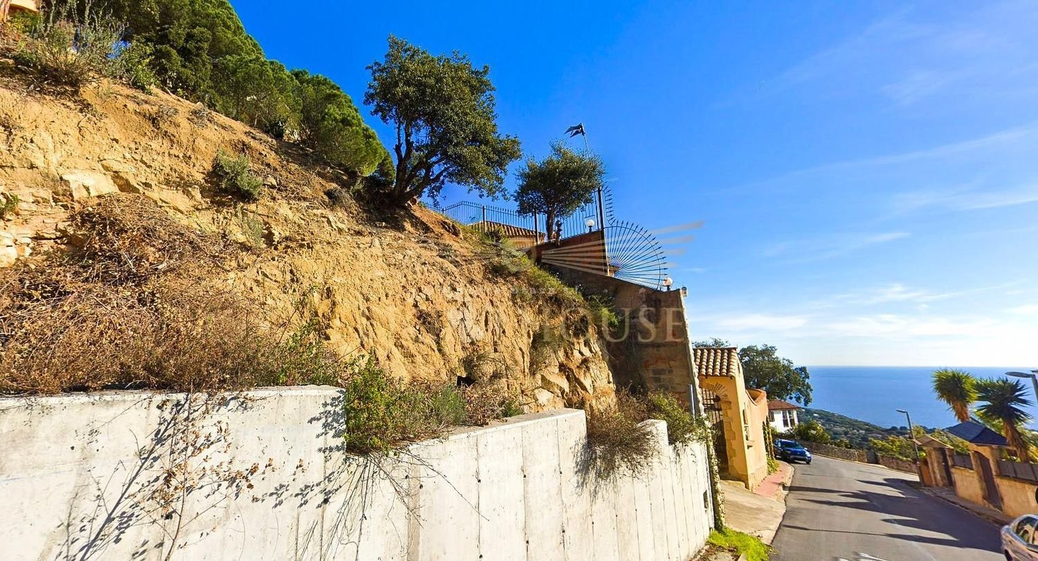  Land in Lloret de Mar, Spain No. 201515
