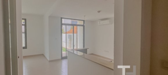 3 bedrooms Townhouse in Town Square, UAE No. 32241 2