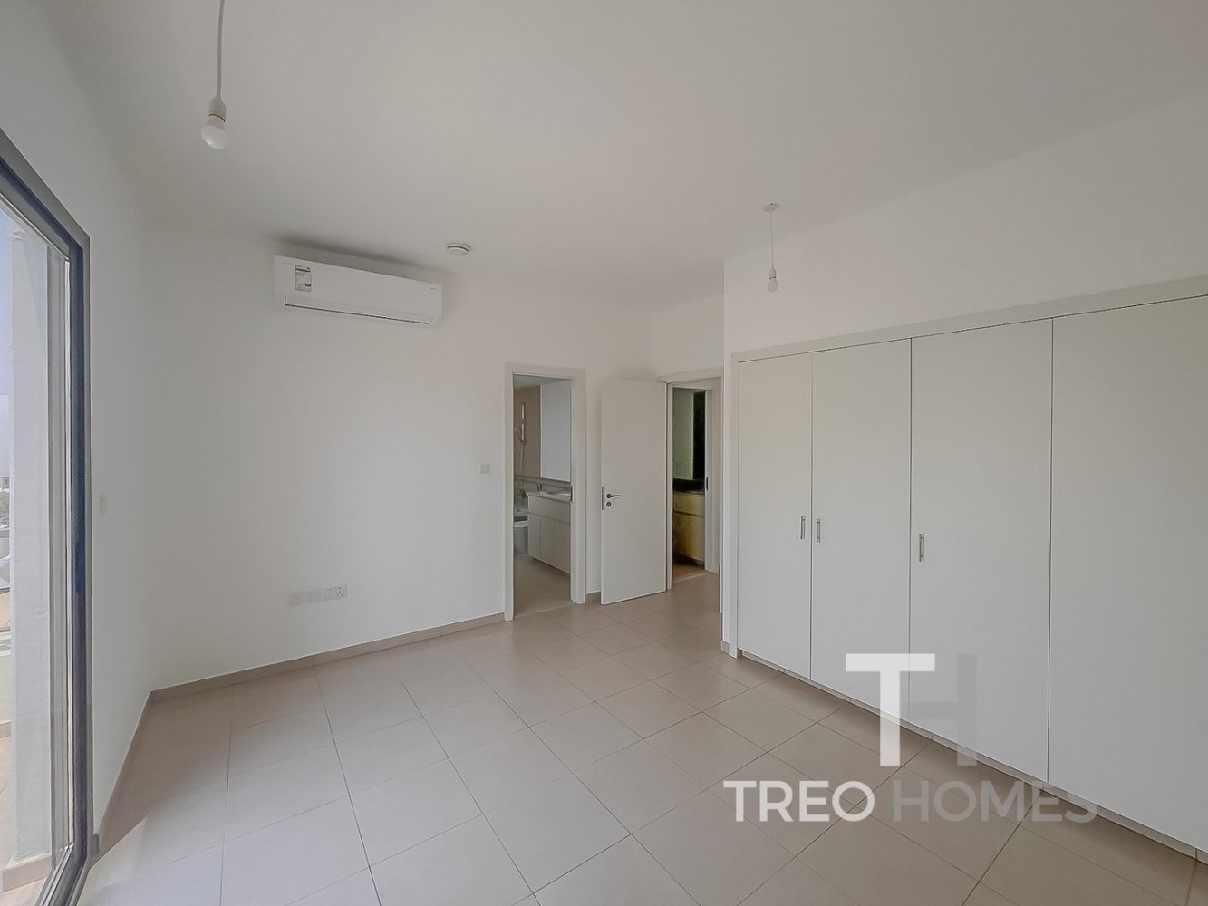 3 bedrooms Townhouse in Town Square, UAE No. 32241