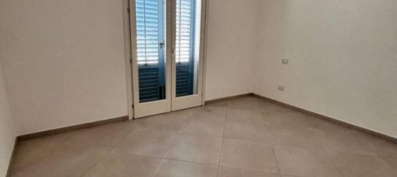 Квартира с 4 комнатами в Сан Вито Ло Капо, Италия № 83717 5