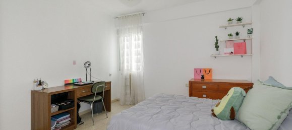 5 bedrooms Apartment in Granada, Spain No. 170824 15