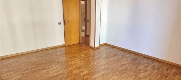 5 rooms Apartment in Pesaro, Italy No. 1820 23
