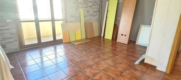 5 rooms Apartment in Pesaro, Italy No. 1820 7