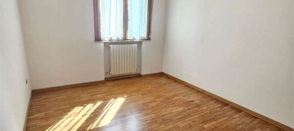 5 rooms Apartment in Pesaro, Italy No. 1820 25