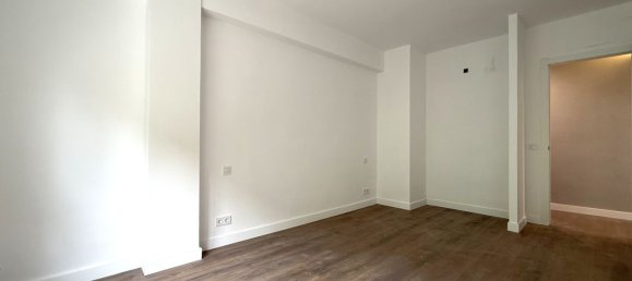 4 bedrooms Apartment in Madrid, Spain No. 173795 16